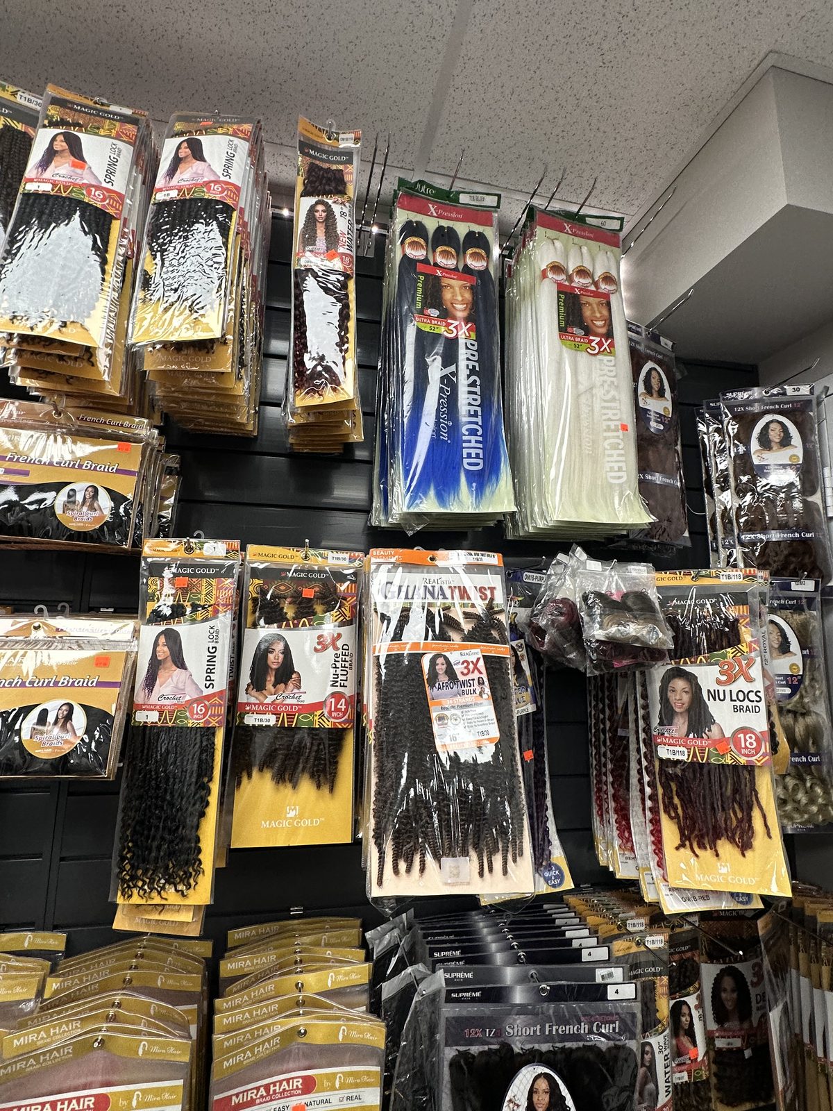 Produits et mèches en vente au salon