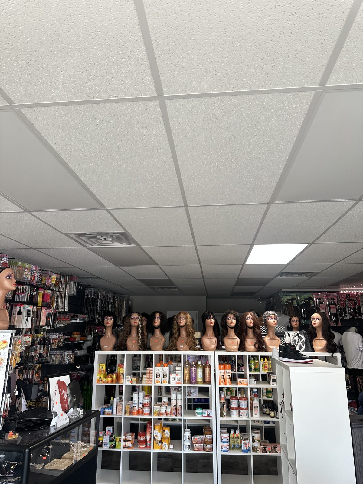 Intérieur du salon Compétence Coiffure